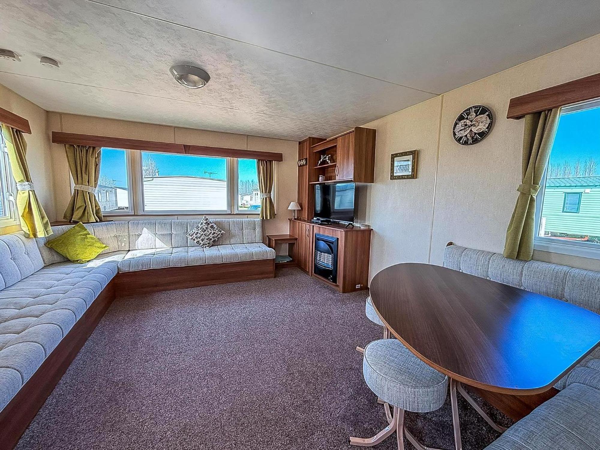 Homely Caravan At Manor Park, Nearby Hunstanton Beach In Norfolk Ref 23039T Exterior foto